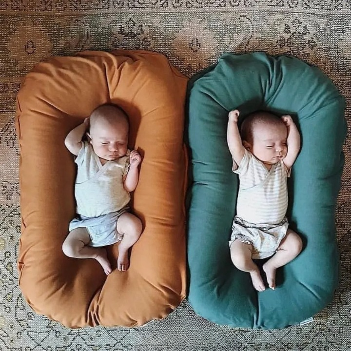 Réducteur de lit bébé confortable