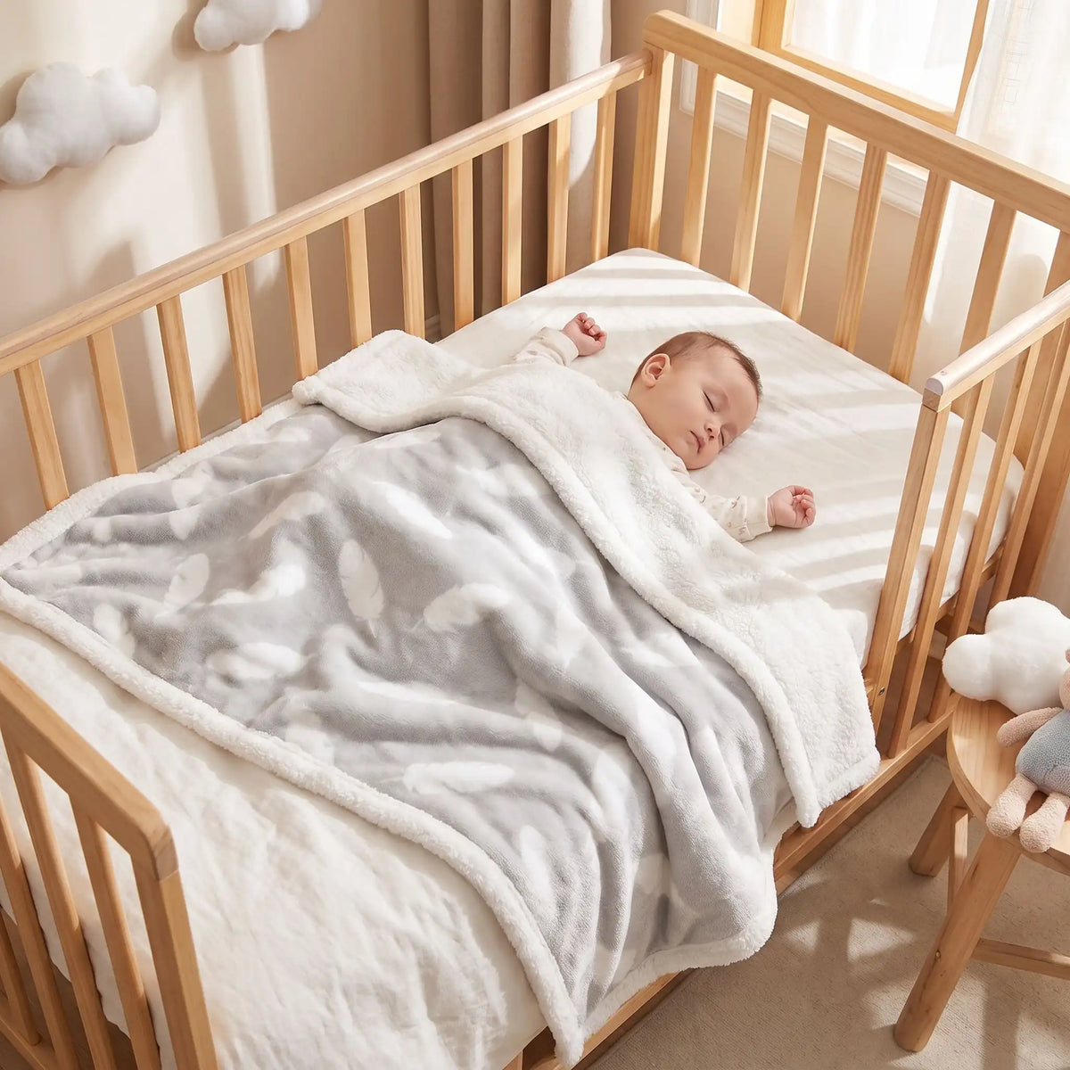 Couverture bébé au lit dort