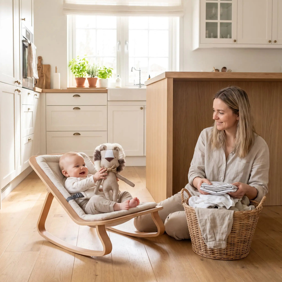 Doudou bébé à la cuisine