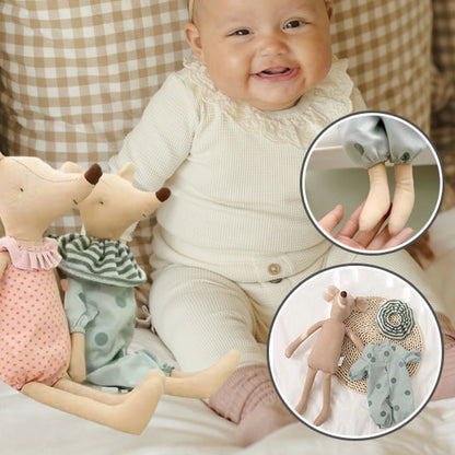 Doudou-doux-rembourré-souris-rose-et-verte-bébé-heureux-avec
