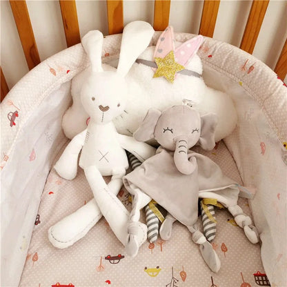 Doudou-peluche-plat-velours-doux-berceau