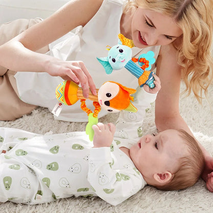 Doudou-velours-doux-peluche-musical-bébé-maman-jouent