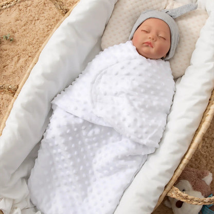 Nid-d-ange-doux-polaire-bébé-dort-au-chaud