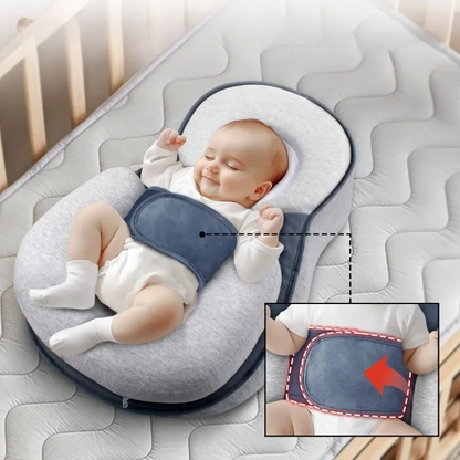 Réducteur de lit bébé dort dans son lit