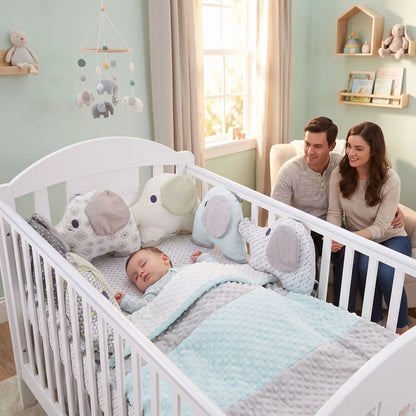 Tour de lit bébé dort