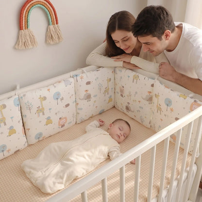 Tour de lit bébé dort