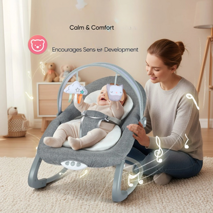 Transat bébé joue avec maman