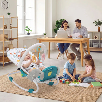 Transat bébé joue avec ses frateris au salon