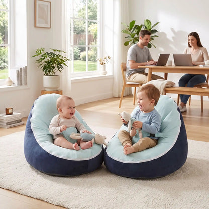 Transat bébé joue au salon